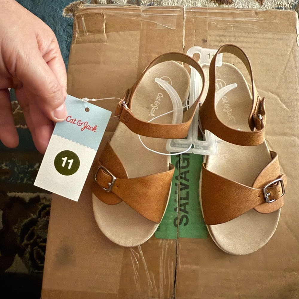 Cat & Jack Toddler Girls' Shaelyn Sandals. Size 11
New! - Picture 6 of 10